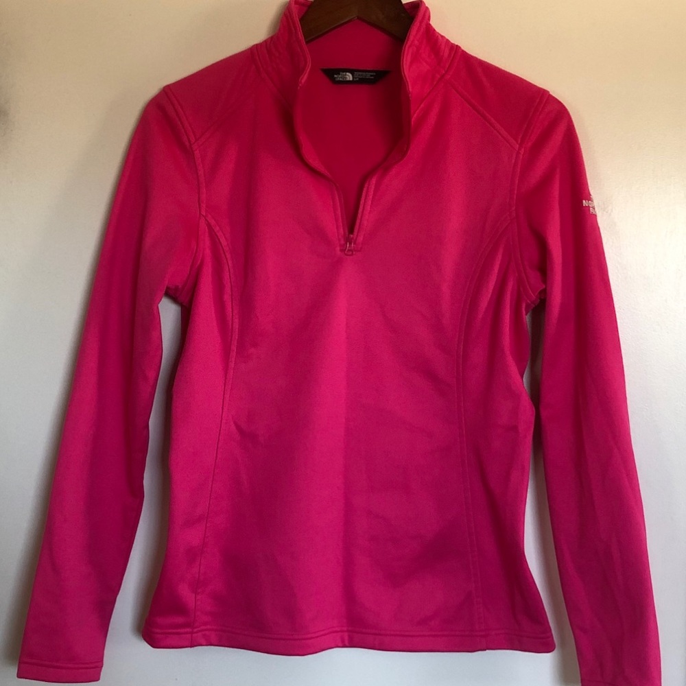 Brand new hot pink North Face pullover w/o tags